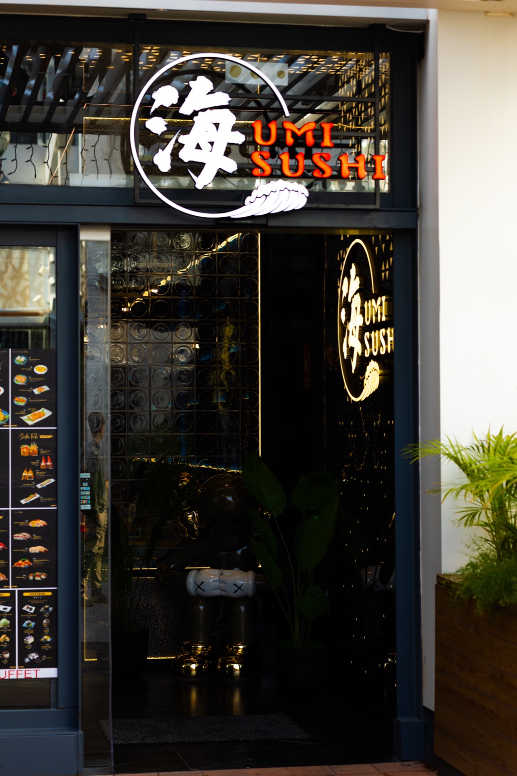 Fachada de Umi Sushi en Nervión Plaza